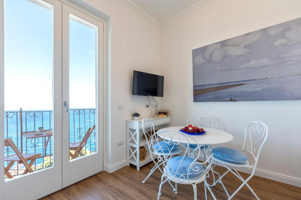 “Cielo E Mare”, Casetta Nel Cuore Del Borgo Antico / “Sky & Sea”, Charming In The Heart Of Old Village Castelsardo Buitenkant foto