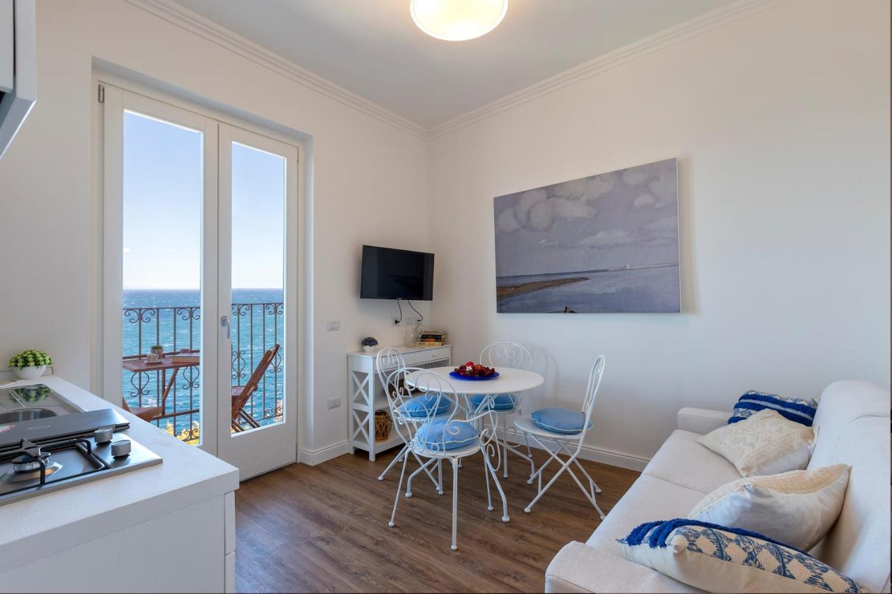 “Cielo E Mare”, Casetta Nel Cuore Del Borgo Antico / “Sky & Sea”, Charming In The Heart Of Old Village Castelsardo Buitenkant foto