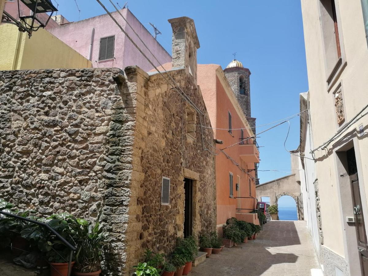 “Cielo E Mare”, Casetta Nel Cuore Del Borgo Antico / “Sky & Sea”, Charming In The Heart Of Old Village Castelsardo Buitenkant foto